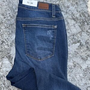 NWT- Judy Blue Distressed Medium-Dark Blue Skinny Fit Capri, Cuffed